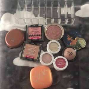 Highlighter,blush and bronzer bundle.include blush organizer